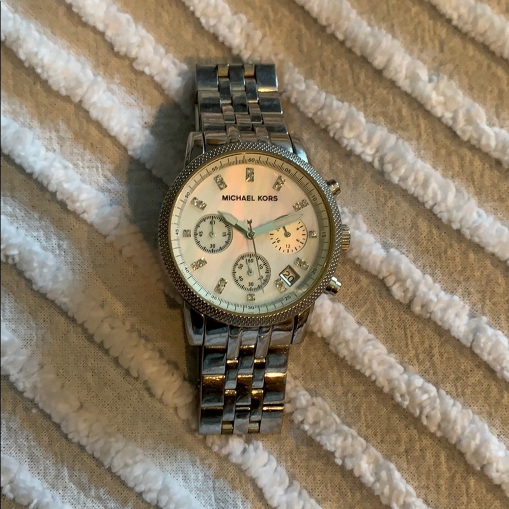 Silver Michael kors watch - Picture 2 of 2